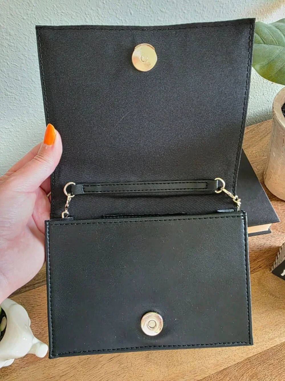 ✨ WHBM Quilted Crossbody Chain Little Black Purse/Clutch - Excellent Condition ✨